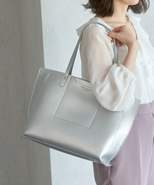 ROPE' PICNIC(ロペピクニック)の「【A4対応】軽量フロントポケット平カシメ3層トートバッグ(トートバッグ・レディース・ブラック/オフホワイト/ベージュ/シルバー/ブラウン系その他3・FREE)」の5枚目の写真