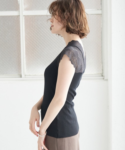 ROPE' PICNIC（ロペピクニック）の「袖レースVネックテレコトップス（タンクトップ・レディース・ブラック/オフホワイト/ブラウン・40/38）」の12枚目の写真