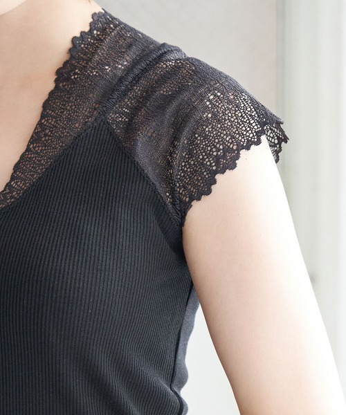 ROPE' PICNIC（ロペピクニック）の「袖レースVネックテレコトップス（タンクトップ・レディース・ブラック/オフホワイト/ブラウン・40/38）」の14枚目の写真