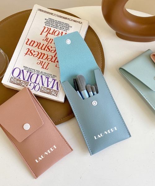 LAC-VERT（ラック・ヴェール）の「ポーチ付きカラーメイクブラシ【8本】（メイクブラシ・レディース・ベージュ/ピンク/ブルー/ライトブルー/アイボリー・FREE）」の5枚目の写真