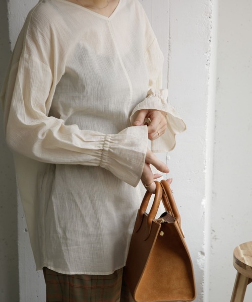 URBAN RESEARCH DOORS(アーバンリサーチドアーズ)の「楊柳キャンディスリーブチュニック(Tシャツ/カットソー・レディース・ブラック/グレー系その他/ライトベージュ・ONE)」の1枚目の写真