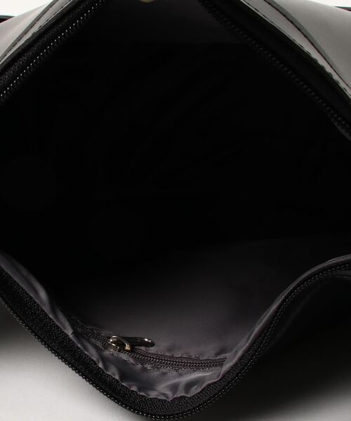 Q(キュー)の「ラウンドショルダーバッグ(ショルダーバッグ・レディース・ダークブラウン/ブラック/アイボリー・ONE SIZE)」の11枚目の写真