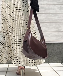 Q | ラウンドショルダーバッグ(ショルダーバッグ)