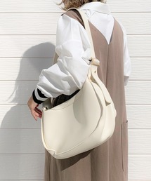 Q | ラウンドショルダーバッグ(ショルダーバッグ)