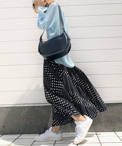 Q(キュー)の「ラウンドショルダーバッグ(ショルダーバッグ・レディース・ダークブラウン/ブラック/アイボリー・ONE SIZE)」の12枚目の写真