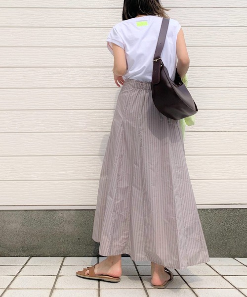 Q(キュー)の「ラウンドショルダーバッグ(ショルダーバッグ・レディース・ダークブラウン/ブラック/アイボリー・ONE SIZE)」の4枚目の写真