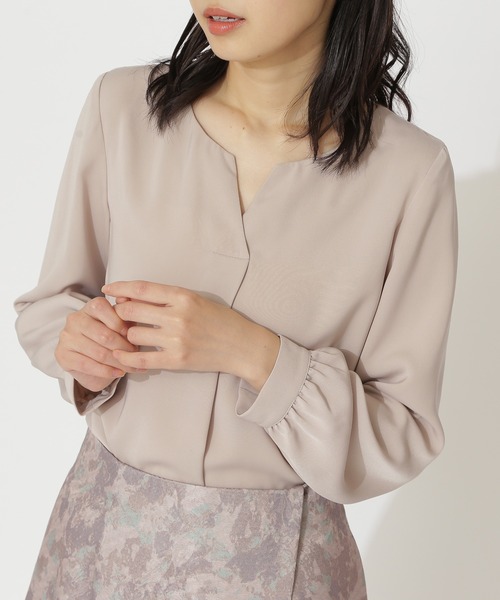 NATURAL BEAUTY BASIC（ナチュラルビューティーベーシック）の「サテンダブルクロス長袖ブラウス（シャツ/ブラウス・レディース・オフホワイト/ブラック/ベージュ・マルチサイズ）」の18枚目の写真