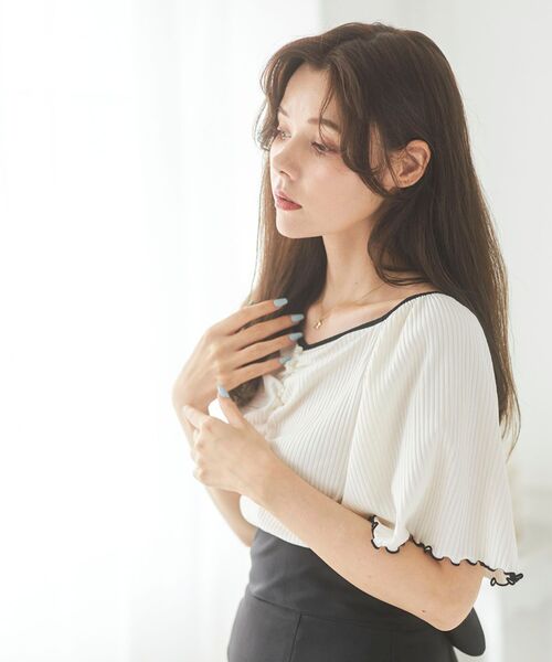 MAJESTIC LEGON（マジェスティックレゴン）の「モノトーンコンシャストップス（Tシャツ/カットソー・レディース・ブラック/アイボリー・SMALL/MEDIUM）」の8枚目の写真