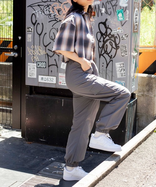 WEGO（ウィゴー）の「WEGO/ナイロンカーゴパンツ（カーゴパンツ・レディース・ブラック/グレー・FREE）」の13枚目の写真