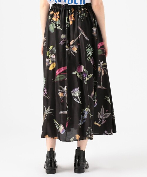caban（キャバン）の「□シルク ボタニカルプリントロングスカート