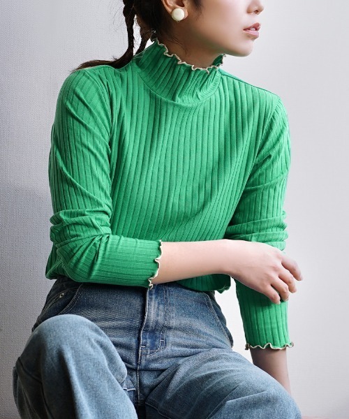 zootie（ズーティー）の「【主役にも名脇役にも！】ロングスリーブ リブカットソー［タートルネック］（Tシャツ/カットソー・レディース・グレイッシュベージュ/ライトブルー/チャコール/ベージュ/コーラルピンク/ダークグリーン/ブラック/ピンク系その他/グレイッシュブルー/アイボリー/ダークパープル/ライトベージュ/アッシュ/パープル/ブルー系その他/ブラック系その他/オフホワイト/モスグリーン/レッド系その他/イエロー系その他/ベビーピンク/ベージュ×ブラック/ブルー/ブラック×ホワイト/ホワイト×ブラック/グレー系その他/ネイビー/ケリーグリーン/シアン/グレー系その他2/オレンジ系その他/ホワイト系その他/カーキブラウン/テラコッタ/サーモンピンク/グリーン系その他2/ホワイト系その他2/ブルー系その他2・L/LL/M）」の21枚目の写真