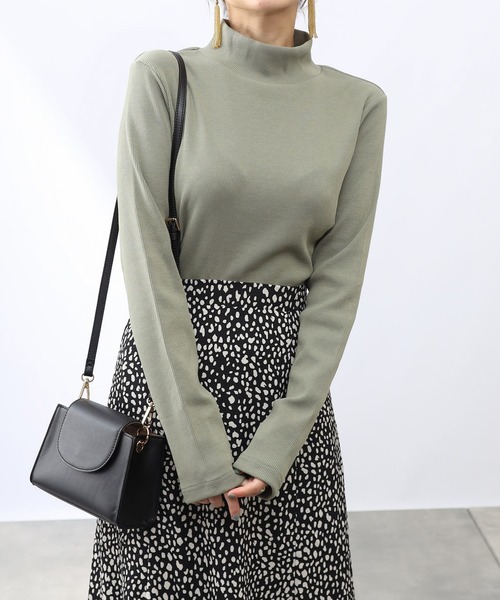 COLONY 2139（コロニートゥーワンスリーナイン）の「ギザコットンリブハイネック長袖Tシャツ/ロンT（Tシャツ/カットソー・レディース・ホワイト/ブラック/グリーン・SMALL/MEDIUM/LARGE）」の3枚目の写真