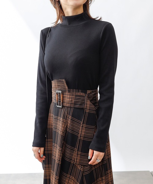 COLONY 2139（コロニートゥーワンスリーナイン）の「ギザコットンリブハイネック長袖Tシャツ/ロンT（Tシャツ/カットソー・レディース・ホワイト/ブラック/グリーン・SMALL/MEDIUM/LARGE）」の5枚目の写真