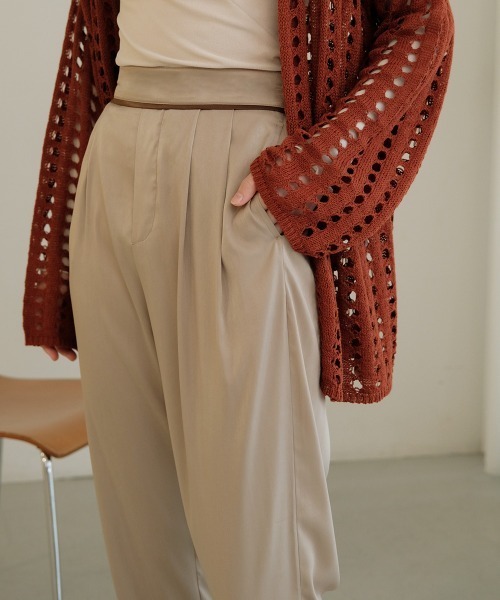 Bab（バブ）の「【WEB限定】サテン裾絞りパンツ（その他パンツ・レディース・ベージュ/モカ/プラム・M）」の11枚目の写真