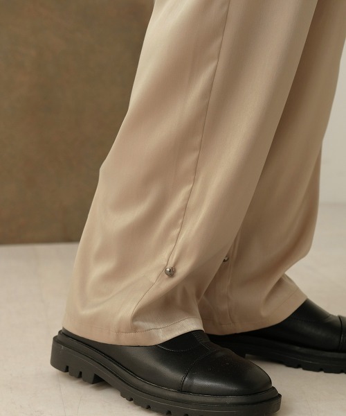 Bab（バブ）の「【WEB限定】サテン裾絞りパンツ（その他パンツ・レディース・ベージュ/モカ/プラム・M）」の16枚目の写真