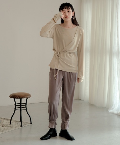 Bab（バブ）の「【WEB限定】サテン裾絞りパンツ（その他パンツ・レディース・ベージュ/モカ/プラム・M）」の17枚目の写真