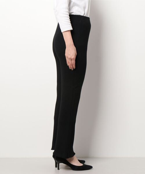 COLONY 2139(コロニートゥーワンスリーナイン)の「リサイクルポリリブニットパンツ(セットアップ可)(その他パンツ・レディース・ブラック/グリーン/グレイッシュベージュ・MEDIUM/LARGE)」の7枚目の写真