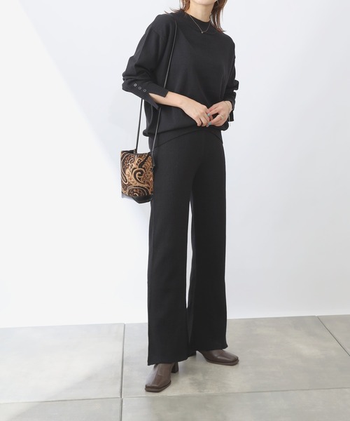 COLONY 2139(コロニートゥーワンスリーナイン)の「リサイクルポリリブニットパンツ(セットアップ可)(その他パンツ・レディース・ブラック/グリーン/グレイッシュベージュ・MEDIUM/LARGE)」の2枚目の写真