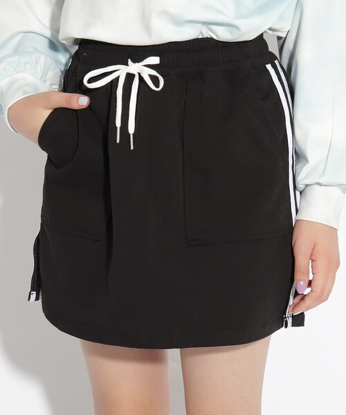 PINK-latte（ピンクラテ）の「◆微起毛イージー台形スカート（スカート・キッズ・ブラック/ライトベージュ/ブルー系3/ブルー系9・02/14/15 /16）」の2枚目の写真