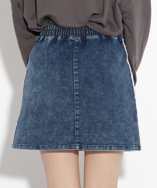 PINK-latte（ピンクラテ）の「◆微起毛イージー台形スカート（スカート・キッズ・ブラック/ライトベージュ/ブルー系3/ブルー系9・02/14/15 /16）」の8枚目の写真