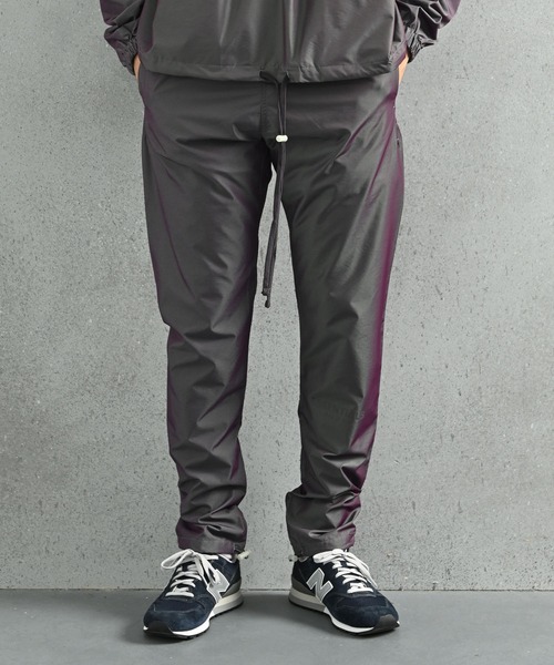 FOG ESSENTIALS（エフオージーエッセンシャルズ）の「FOG ESSENTIALS エフオージー エッセンシャルズ ナイロン混 トラックパンツ（スラックス・メンズ・ブラック/シルバー/A・M/L/XL）」の3枚目の写真