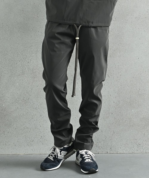 FOG ESSENTIALS（エフオージーエッセンシャルズ）の「FOG ESSENTIALS エフオージー エッセンシャルズ ナイロン混 トラックパンツ（スラックス・メンズ・ブラック/シルバー/A・M/L/XL）」の2枚目の写真