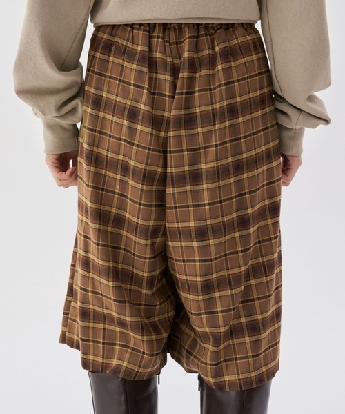 FEKETE(フェケテ)の「FEKETE WRAPPING CHECK HALF PANTS(その他パンツ・レディース・ベージュ/ブラウン・FREE)」の3枚目の写真