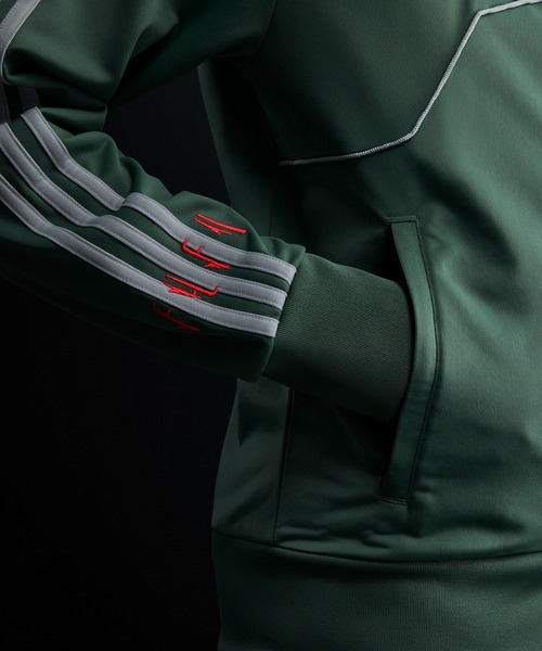 adidas（アディダス）の「ボバ・フェット ファイヤーバード トラック