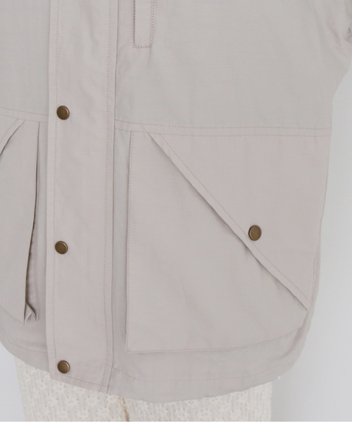 CHILD WOMAN(チャイルドウーマン)の「綿ナイロングログランマウンテンパーカー(ブルゾン・レディース・ベージュ/レッド・FREE)」の22枚目の写真