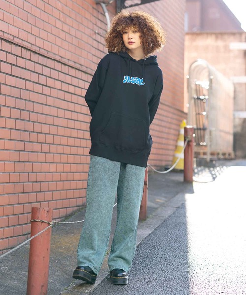 X-girl（エックスガール）の「GRAFFITI LOGO SWEAT HOODIE（パーカー・レディース・ブラック/ライトブルー/ライトパープル・S/M/L/XL）」の4枚目の写真