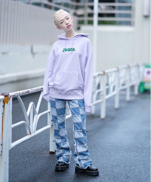 X-girl（エックスガール）の「GRAFFITI LOGO SWEAT HOODIE（パーカー・レディース・ブラック/ライトブルー/ライトパープル・S/M/L/XL）」の19枚目の写真