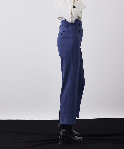 UNITED TOKYO（ユナイテッドトウキョウ）の「スリットストレートパンツ