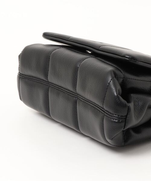 MADEMOISELLE ROPE'(マドモアゼル ロペ)の「【PETA+JAIN】ミニショルダーキルティングバッグ(ショルダーバッグ・レディース・ブラック/ホワイト・FREE)」の3枚目の写真