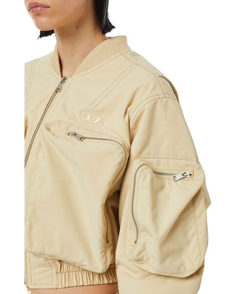 DIESEL(ディーゼル)の「レディース ブルゾン ジャケット ショート丈 3Dポケット(ブルゾン・レディース・カーキ/アイボリー・SMALL/MEDIUM/LARGE/X-SMALL)」の5枚目の写真