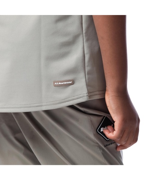 F.C.Real Bristol（エフシーレアルブリストル）の「AUTHENTIC VERTICAL LOGO TEE（Tシャツ/カットソー・キッズ・ホワイト/ベージュ/ブラック・MEDIUM/LARGE/SMALL）」の18枚目の写真