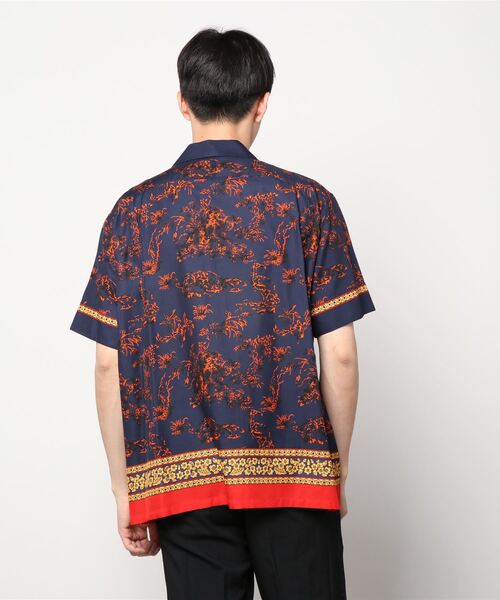 TOGA VIRILIS(トーガ ビリリース)の「Cupra cotton print shirt(シャツ/ブラウス・メンズ・ネイビー/ホワイト・48/46)」の4枚目の写真