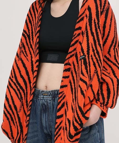 MASONPRINCE(メイソンプリンス)の「【MASONPRINCE】Oversized tiger pattern damage cotton cardigan KS3058(カーディガン/ボレロ・メンズ・ブラック/オレンジ・XL/S/M/L)」の5枚目の写真