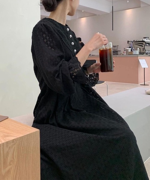 Leja（レジャ）の「【LEJA】パールボタンレース総柄フレアロングワンピース（ワンピース・レディース・ホワイト/ブラック・FREE）」の10枚目の写真