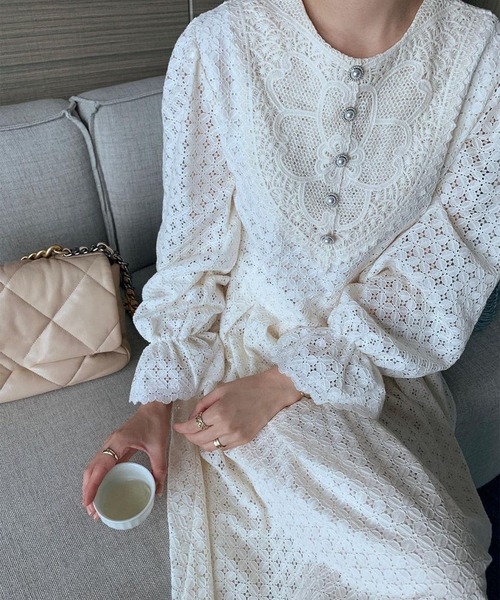 Leja（レジャ）の「【LEJA】パールボタンレース総柄フレアロングワンピース（ワンピース・レディース・ホワイト/ブラック・FREE）」の4枚目の写真