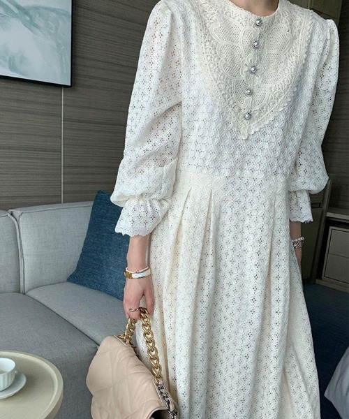 Leja（レジャ）の「【LEJA】パールボタンレース総柄フレアロングワンピース（ワンピース・レディース・ホワイト/ブラック・FREE）」の6枚目の写真