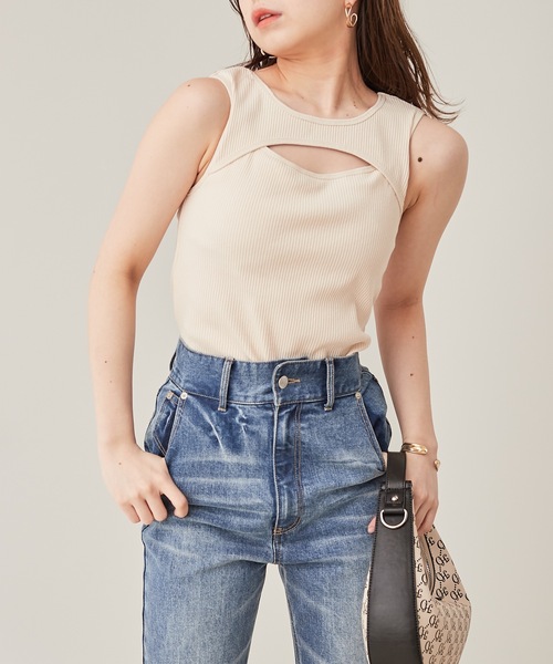 Chico（チコ）の「パット付き胸開きアメスリリブタンク（タンクトップ・レディース・アイボリー/ブラック/グレー/ライトベージュ・FREE）」の5枚目の写真