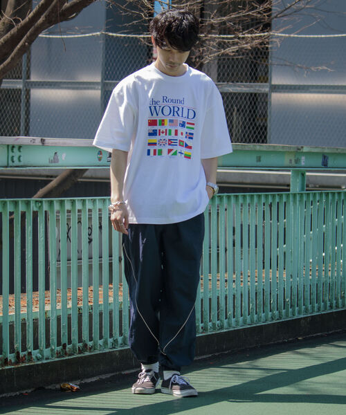 GLOSTER(グロスター)の「【GLOSTER/グロスター】ナショナルフラッグ 国旗プリント ビッグシルエットTシャツ(Tシャツ/カットソー・メンズ・ホワイト/ブラック/ベージュ・MEDIUM/LARGE)」の11枚目の写真