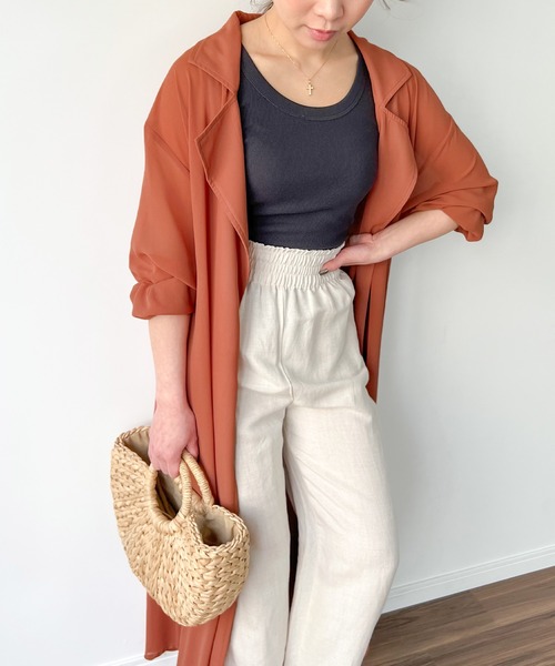 JUNOAH（ジュノア）の「トレンチ風シアーロングガウンシャツ（シャツ/ブラウス・レディース・グレイッシュベージュ/テラコッタ/ブラック/チャコール/ホワイト・MEDIUM/LARGE）」の5枚目の写真