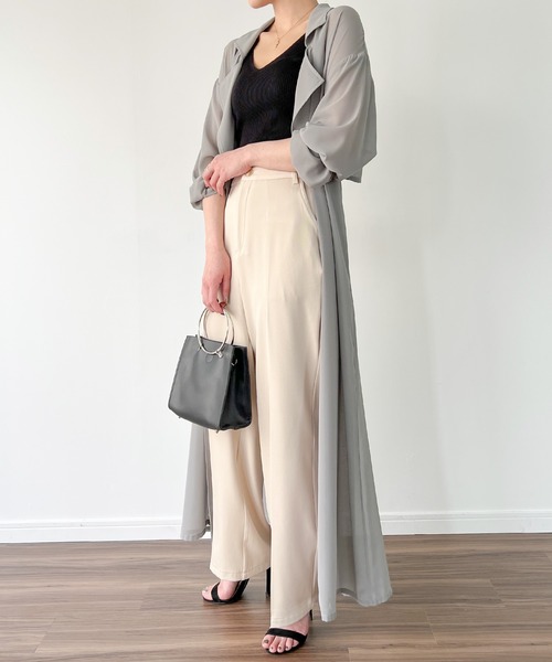 JUNOAH（ジュノア）の「トレンチ風シアーロングガウンシャツ（シャツ/ブラウス・レディース・グレイッシュベージュ/テラコッタ/ブラック/チャコール/ホワイト・MEDIUM/LARGE）」の7枚目の写真