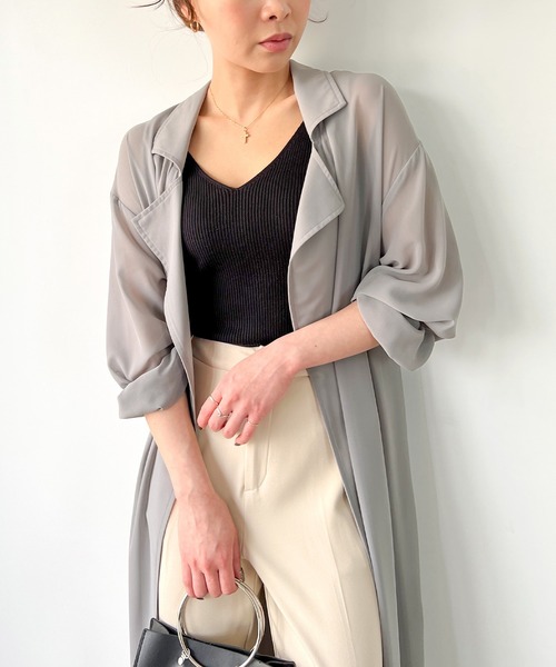 JUNOAH（ジュノア）の「トレンチ風シアーロングガウンシャツ（シャツ/ブラウス・レディース・グレイッシュベージュ/テラコッタ/ブラック/チャコール/ホワイト・MEDIUM/LARGE）」の8枚目の写真