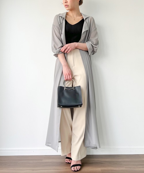 JUNOAH（ジュノア）の「トレンチ風シアーロングガウンシャツ（シャツ/ブラウス・レディース・グレイッシュベージュ/テラコッタ/ブラック/チャコール/ホワイト・MEDIUM/LARGE）」の10枚目の写真