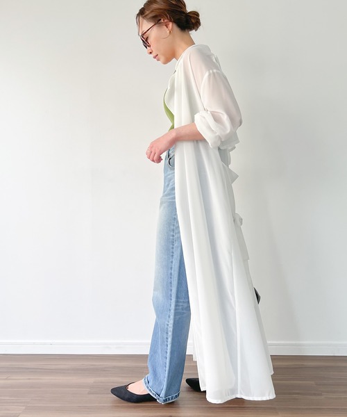 JUNOAH（ジュノア）の「トレンチ風シアーロングガウンシャツ（シャツ/ブラウス・レディース・グレイッシュベージュ/テラコッタ/ブラック/チャコール/ホワイト・MEDIUM/LARGE）」の14枚目の写真