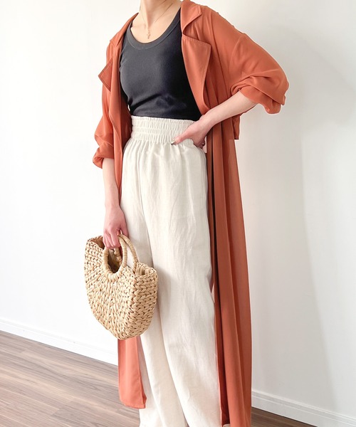 JUNOAH（ジュノア）の「トレンチ風シアーロングガウンシャツ（シャツ/ブラウス・レディース・グレイッシュベージュ/テラコッタ/ブラック/チャコール/ホワイト・MEDIUM/LARGE）」の21枚目の写真