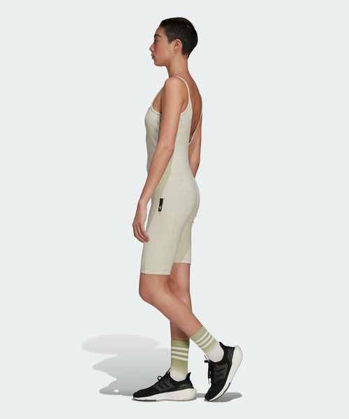 adidas（アディダス）の「スタジオ ラウンジ リブ ジャンプスーツ / ヨガウェア / アディダス（レディース）（つなぎ/オールインワン・レディース・グリーン系その他・MEDIUM/LARGE/SMALL）」の5枚目の写真