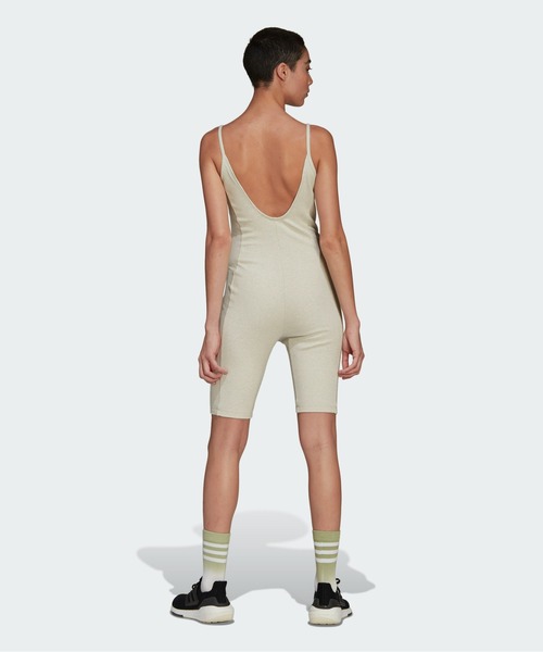 adidas（アディダス）の「スタジオ ラウンジ リブ ジャンプスーツ / ヨガウェア / アディダス（レディース）（つなぎ/オールインワン・レディース・グリーン系その他・MEDIUM/LARGE/SMALL）」の7枚目の写真